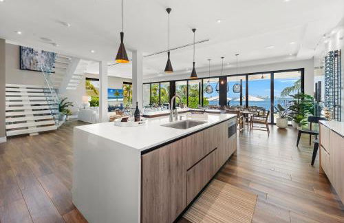 Best Bayfront View New construction w pool - Foto 23