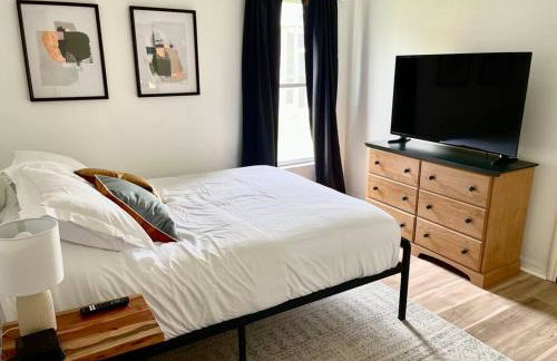 Spacious 5BR Private Home, Private Pool & Salt Water Spa, Minutes from Beaches - Foto 25