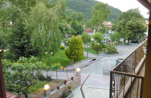 Xenonas Platia - Photo 2