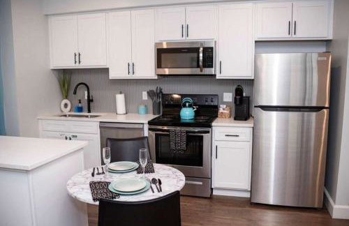 Fun Cozy 1 Br King Apts - 1 25 Mile Walk to TIAA Bnk Fld - Foto 16