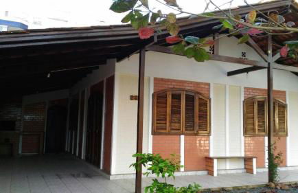 Casa na Enseada - Rua Maceió - 70 metros da Prainha - Photo 1