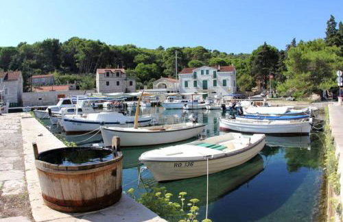 Private luxury Villa AZZURRO on Solta for up to 10 persons, free parking, very close to beach! FREE Kajak & Mountainbikes, GREAT living area & privacy! - Foto 6