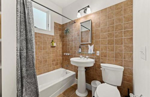 #Urban Elegance 3BR With Parking Near UC BART & Downtown - Photo 42