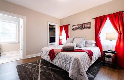 2BR Haven: Remodeled Gem! - Foto 16