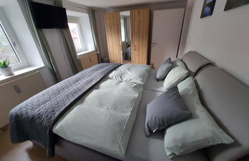 Haus Am Stadtschloss FeWo 3 Zimmer Küche Bad - Foto 6