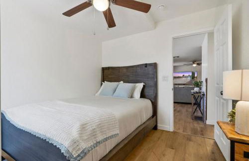 l NEW l Fully Remodeled 3BR 2BTH l 1 Min to Veterans Memorial Park - Foto 44