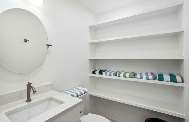 Dolphin Days by Avantstay Pool, 0.2mi to Beach! - Foto 40