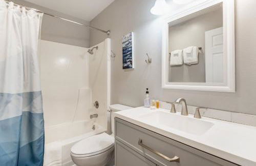 Newly Remodeled Top-floor Condo near Downtown Bend - Photo 24