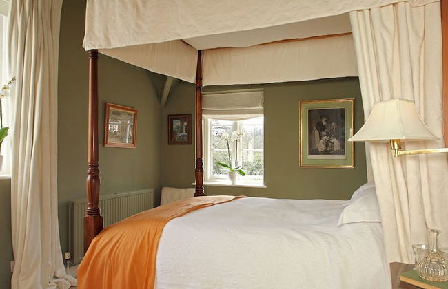 Goodwood Cottage - Photo 3