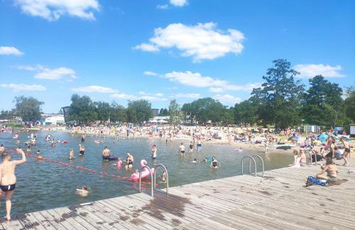 Uroczy drewniany domek w Charzykowach - Foto 34