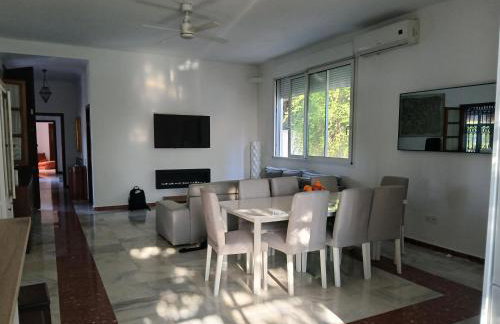 Spacious Garden Villa, private pool, huge grounds with orange trees - Foto 16