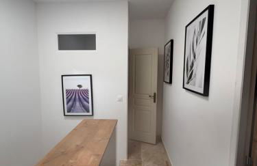 Le mas des glycines - parking privé et terrasse ombragée - Foto 19