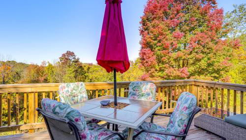 7 Mi to Main Street Cabin with Deck in Stanley! - Photo 2