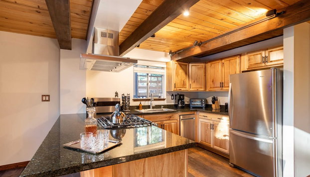 Bears Lair by Avantstay Wood-burning Fireplace + Firepit + Expansive Deck 3 Minutes to Bear Mountain + Big Bear Lake - Foto 5, Interior