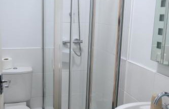 Bay View, Sleeps 18, 7 Bedrooms, 7 Bathrooms, Seafront, Criccieth - Foto 50