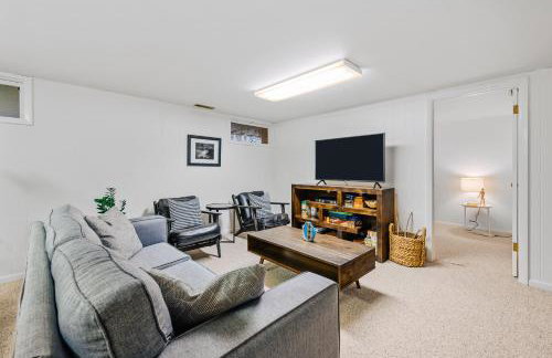 Midcentury home, private beach. large great room - Foto 14