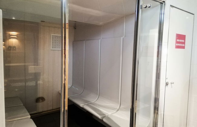 Whales Bay Hotel - Photo 44