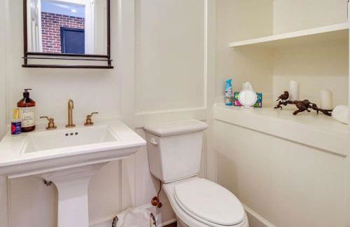 Luxurious Savannah Townhome with River views - Foto 19