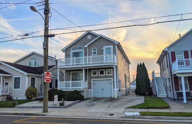 Waves 'n Wooder by Avantstay Swimspa + Game Room, Walk to Beach - Foto 34