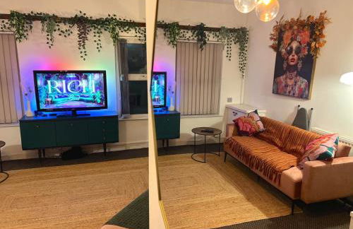 COZY Apartment 4 - Photo 1