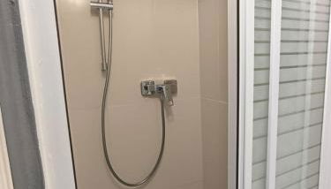 LeRelaisdOdile - Suite Studios Confort - Idéal PRO & Couple - LILLE VAUBAN - Foto 2, Shower