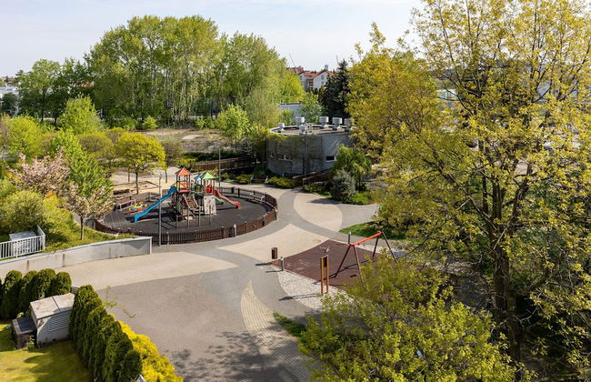 Bright Warsaw Apartment by Renters - Photo 33