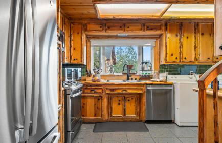 Scenic North Shore Stay w Games Near Snow Summit Lakeview Lodge by AvantStay - Foto 24