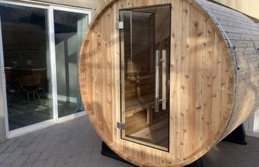 Cedar Getaway - Hot Tub, Private Sauna, Pool-Pong! - Foto 16