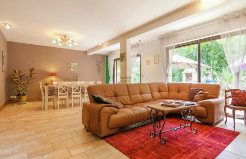 Spacious farmhouse with private heated pool in a rustic garden - Foto 10