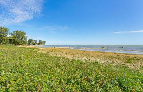 Lake View Dog-Friendly Home with Yard and Fire Pit! - Photo 4