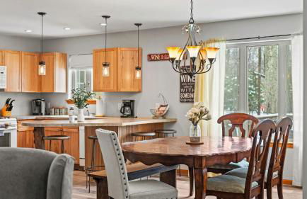 Mountain Hideout by Avantstay Game Room + Deck - Foto 48