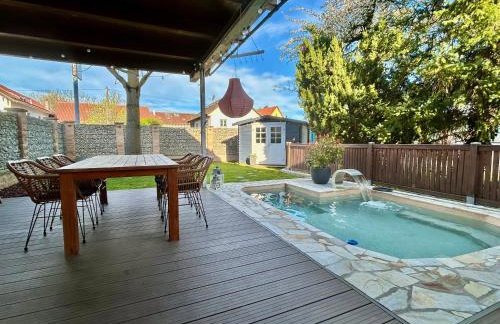 Wohlfühloase mit Pool, Kamin & großer Terrasse - Foto 37