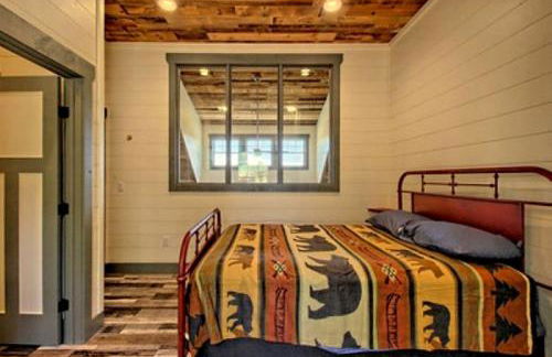 Stunning Cottage Rental Ideal for a Family to Go Glamping in Georgia - Photo 12