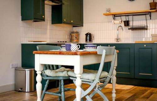 Spacious 1-bed apartment with super king or twin in central Charlbury, Cotswolds - Foto 5