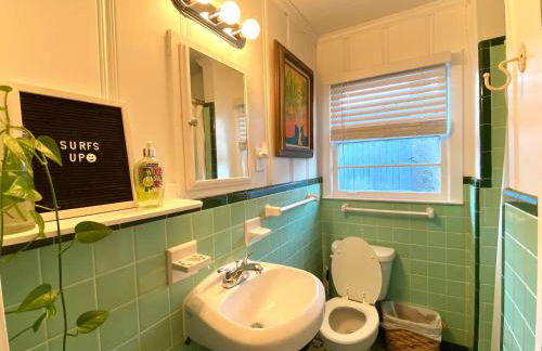 Surf Shack - Steps to the beach, lush fenced backyard by Beach Haven Vacation Rentals - Foto 17