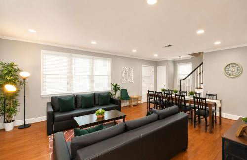 Stately 5BR Historic Retreat - CozySuites - Foto 4