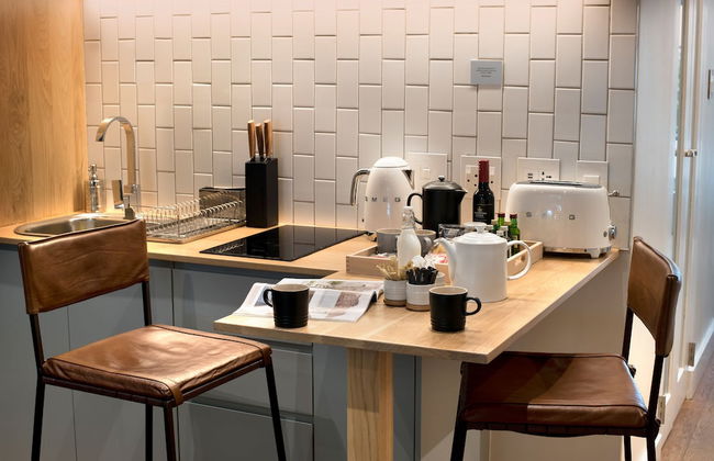 More Quarters Hotel - Photo 12