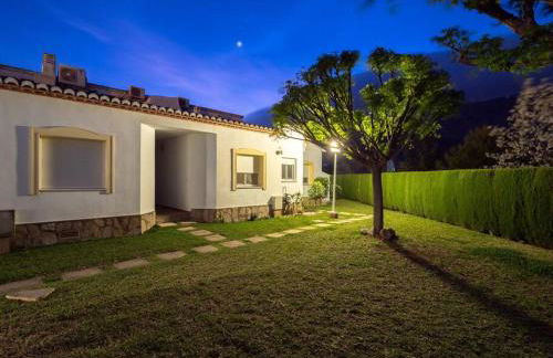 Casa Adosada Esquinera Urbanización Piscina Comunitaria - Photo 29