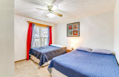 Kayaks and Boat Dock Waterfront Home in Grove - Foto 18