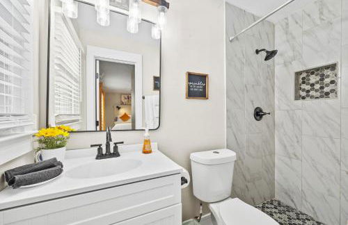 The Happy Place: 3BR Home on Quiet Street - Foto 6