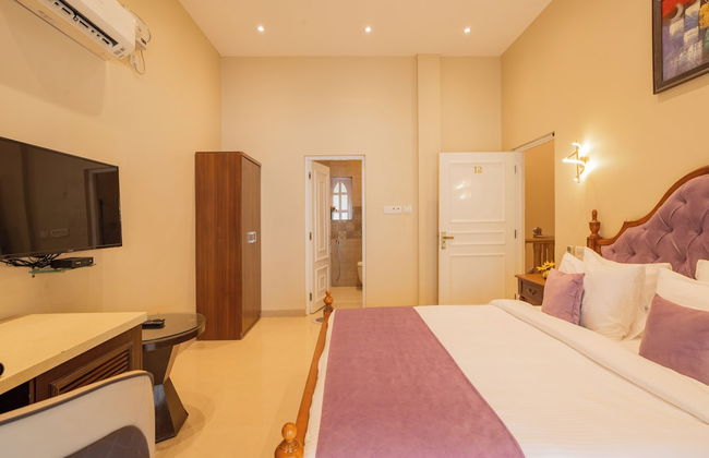 Emperor Ozran by Alaya Stays - Photo 39