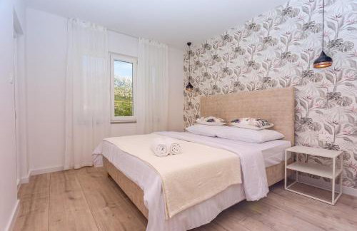 VILLA ALMIC with heated pool, 5 bedrooms, Gaming room, a multi-use playground court - Photo 30