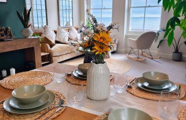 Ocean Whisper - 2 Bedroom Sea Front Apartment - Foto 36