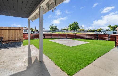 Super Spacious Family Vacation House! - Photo 27