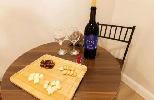 King Comfort - Bright and Modern 1BR Stay in Dunlap - Foto 18