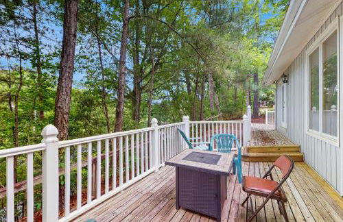 Deck and Private Dock! Waccamaw River Retreat - Photo 4