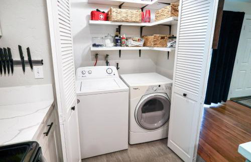 Game Night Downtown - BSU - Slots - Over 100 Games - Foto 79