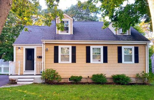 Spacious 4BR Home near Water Park, Pond & Beaches - Foto 1