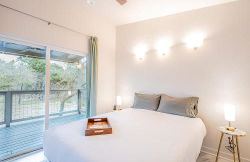 Serene Hill Country Home w/ Romantic Garden Escape - Foto 17