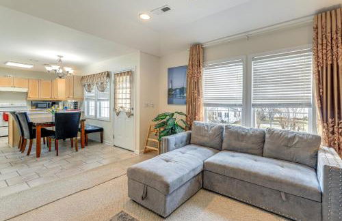 Beach, Pier Access! Pet-Friendly Crystal Coast Gem - Foto 8